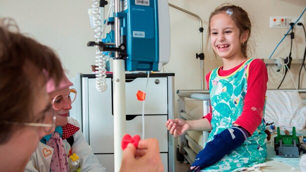  Comme la Fond. Théodora offre un sourire aux enfants à l'hôpital 