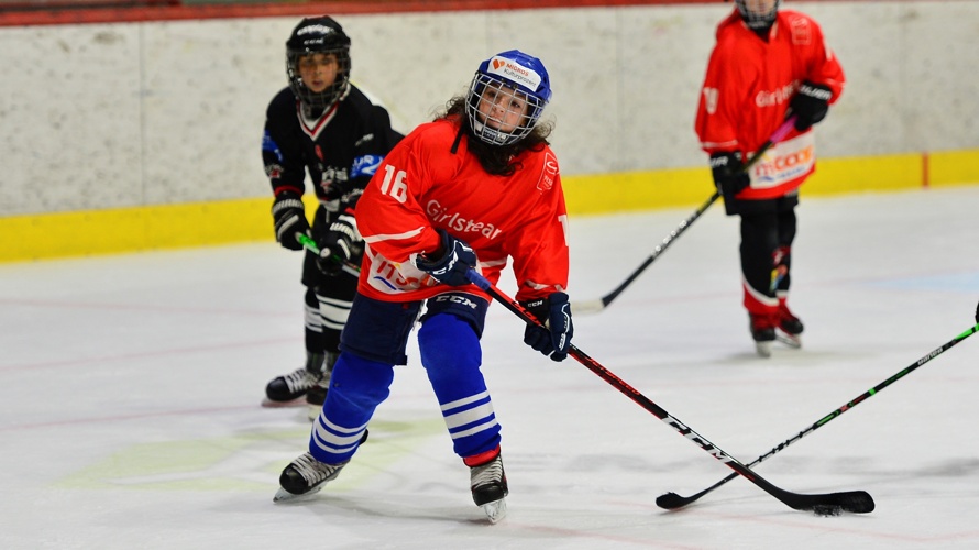 Fabienne am Pee-Wee 2024, U13 Eishockeyturnier in Québec / Kanada