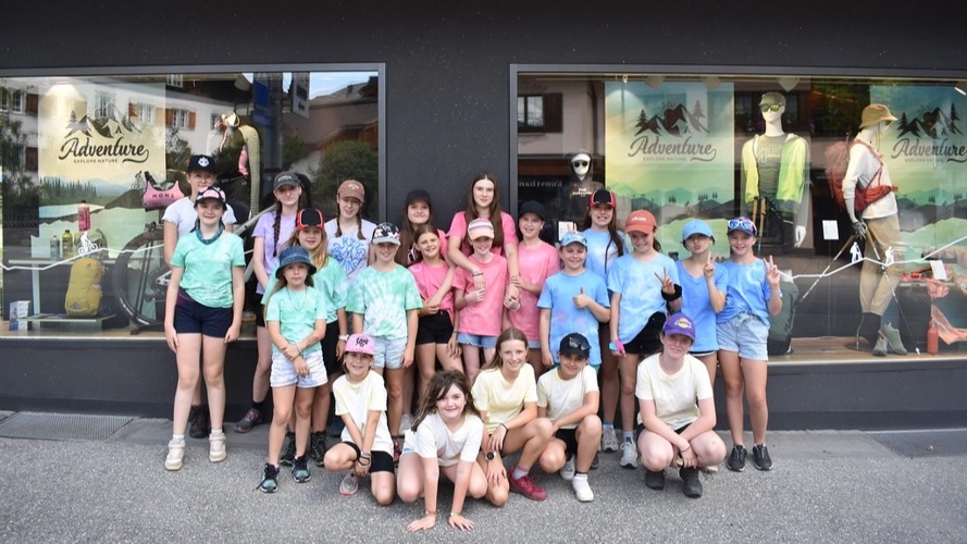 Ein neuer Tisch für unseren Blauringraum!