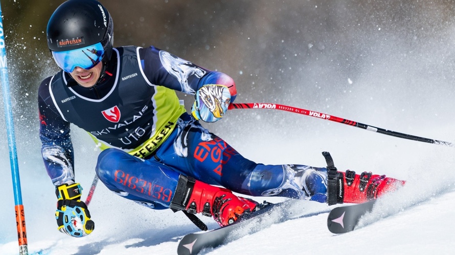 Louis Leroy, 1iere année FIS Ski Alpin, merci de me soutenir...