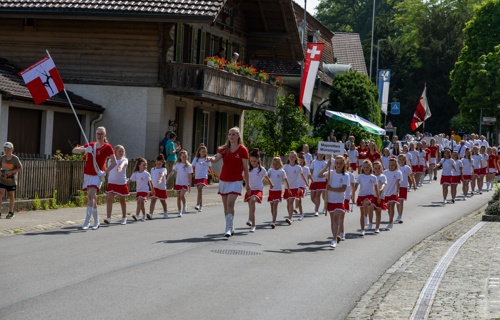 Neuuniformierung Majoretten Münsingen