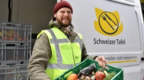Schweizer Tafel: Essen verteilen - Armut lindern