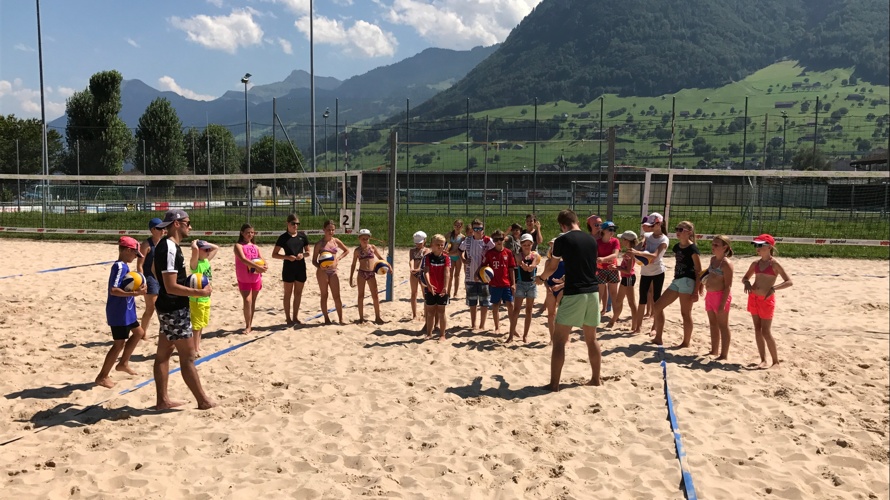 Zusätzliches Beachvolleyballfeld