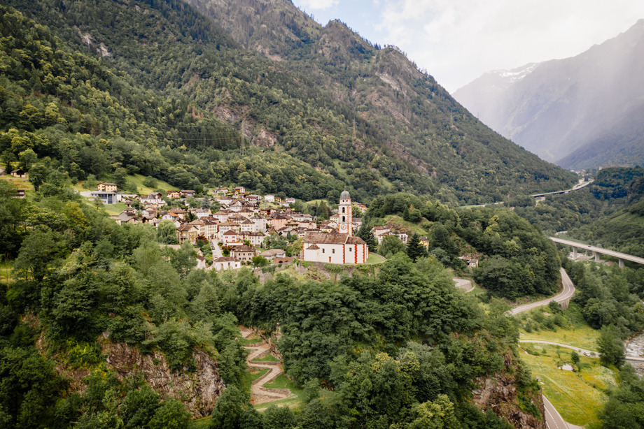 Invito all'inaugurazione e a una visita guidata al paese di Soazza.