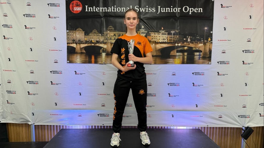 Werde Teil des Teams: Mia Sara Cajic auf internationaler Tour