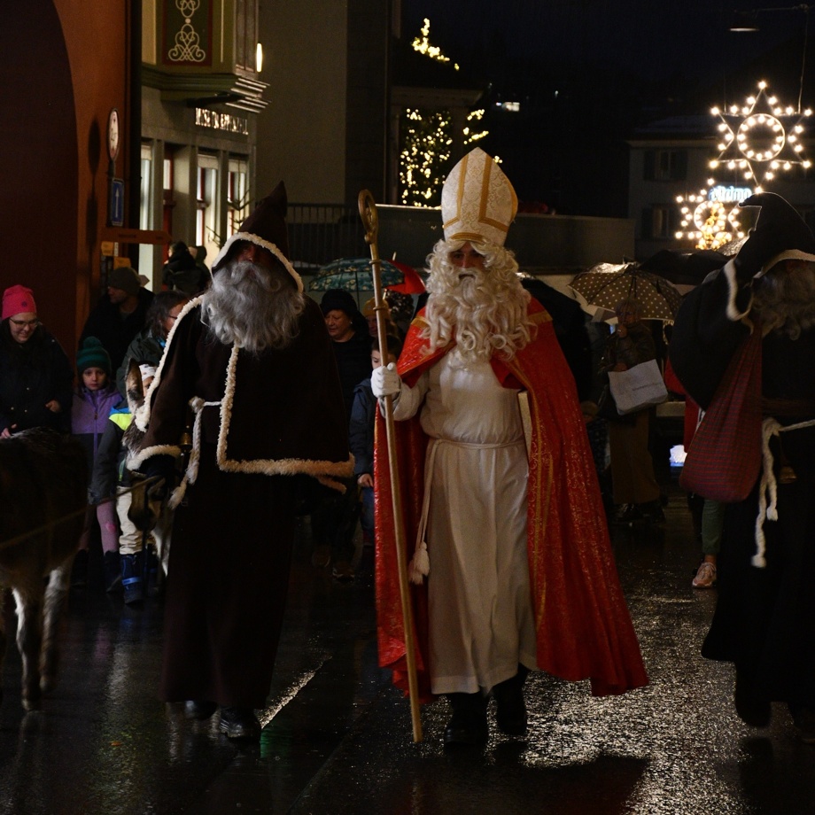 Foto mit Samichlaus und Schmutzli