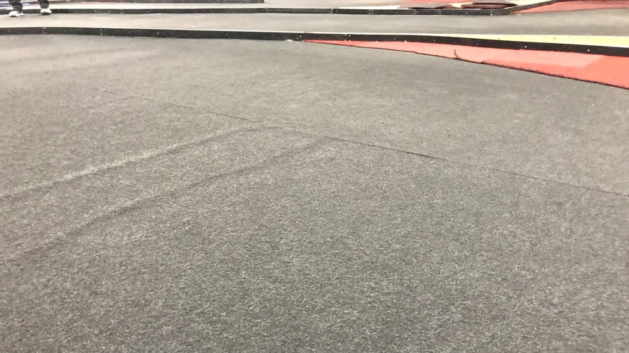 Neuer Teppich für RC Auto Indoorpiste
