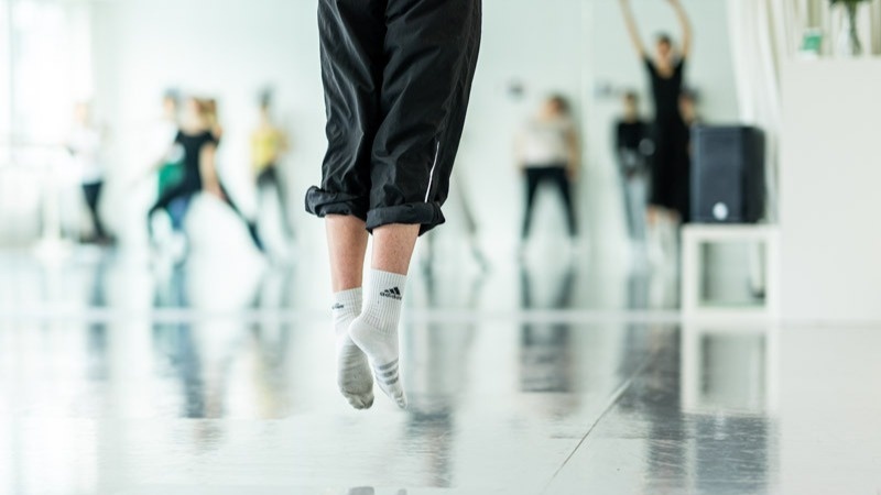 Ein neuer Tanzboden für das Tanzstudio Formbar