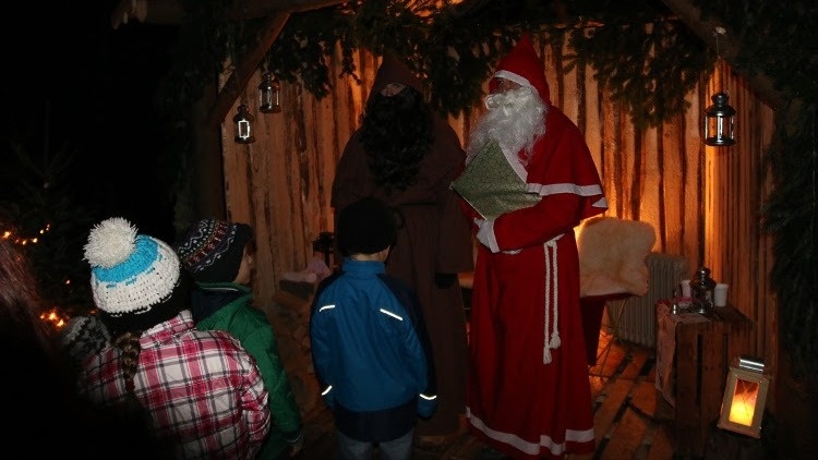Dä Samichlaus chunt in Ghürst