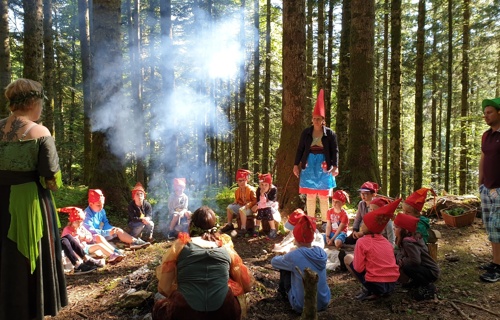 Célébrer la fin d'année pour les enfants de l'école de Bossonnens