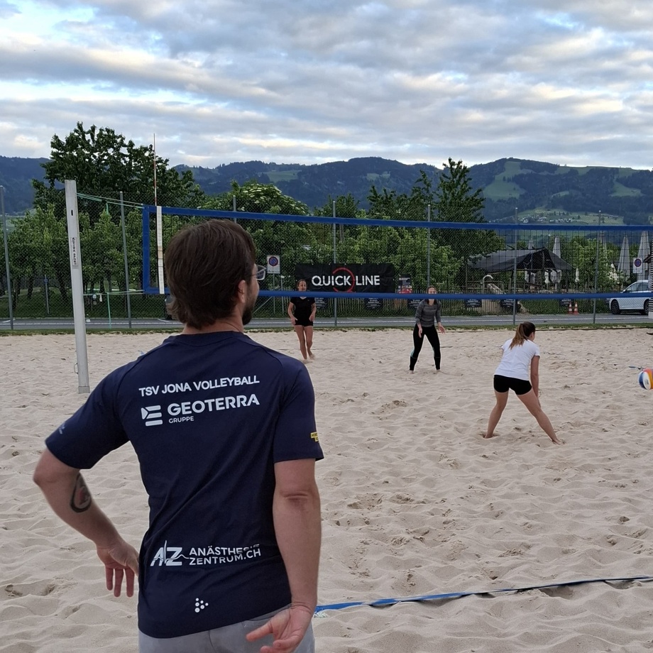 Beach-Training mit einem Vereinstrainer
