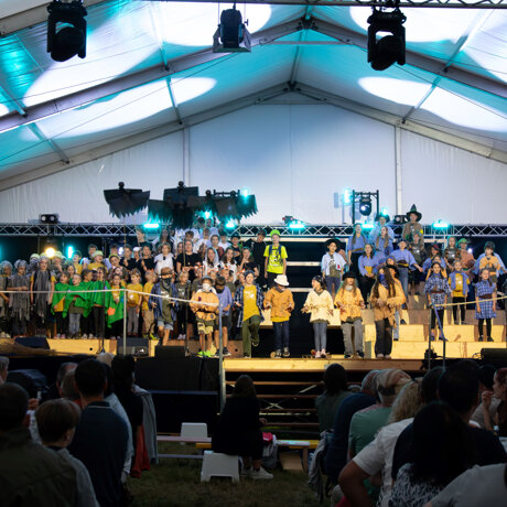 Eine Bühne für unsere Schule – ein voller Erfolg!