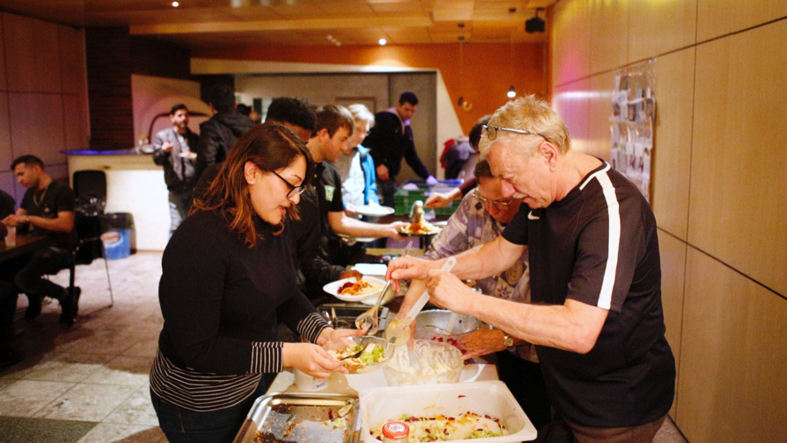 kostenlose Deutsch- und Computerkurse für geflüchtete Menschen