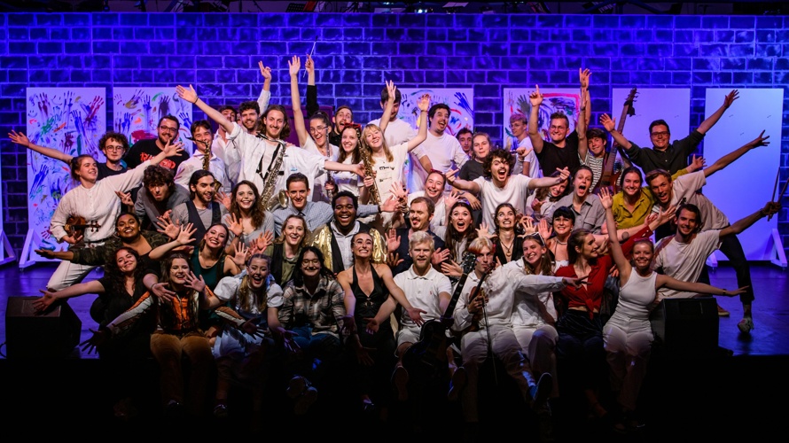 Musical Fever präsentiert "Komm runter! Man muss nichts, ausser sterben."