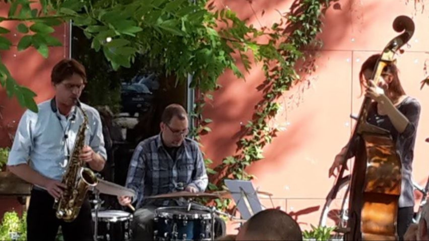 COFFEE&DEEDS - Kaffee und Taten