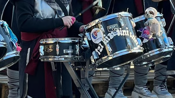 Neue Schlagzeuge für die Guggemusig Izi bizi tini wini