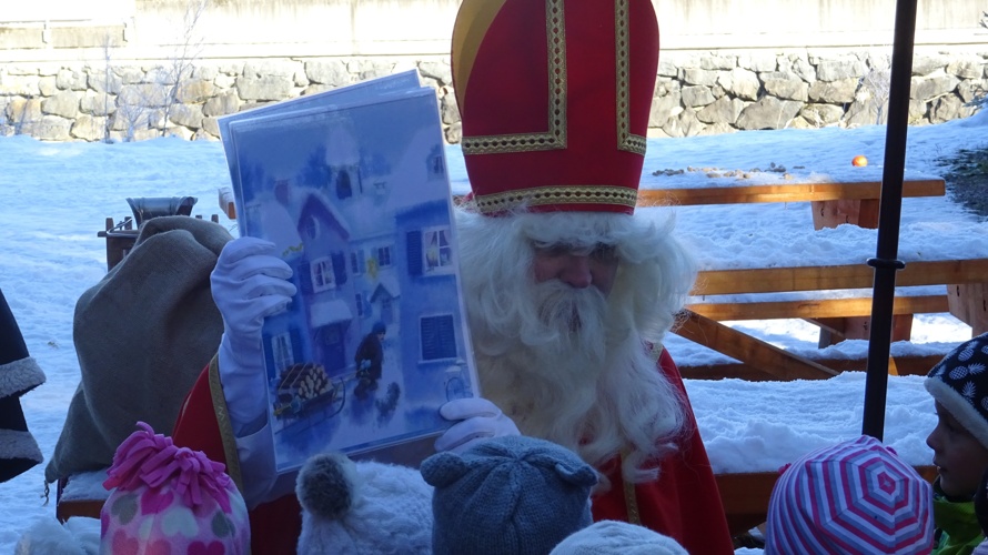 Helft uns, den Samichlaus neu einzukleiden!