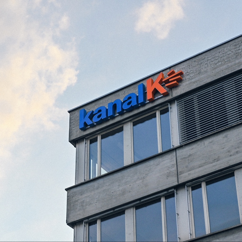 Buchstaben kaufen: alte Leuchtschrift (a)