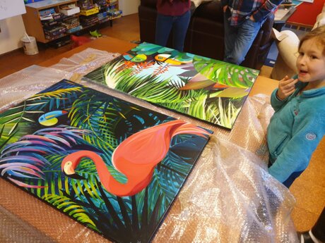 Une artiste japonaise offre ses tableaux