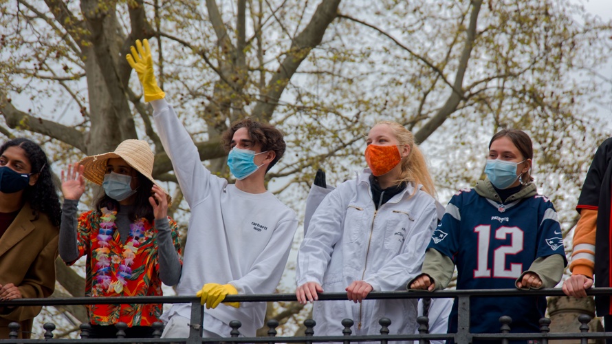 Kuriose Gewohnheit - Theaterinstallationen auf der Strasse