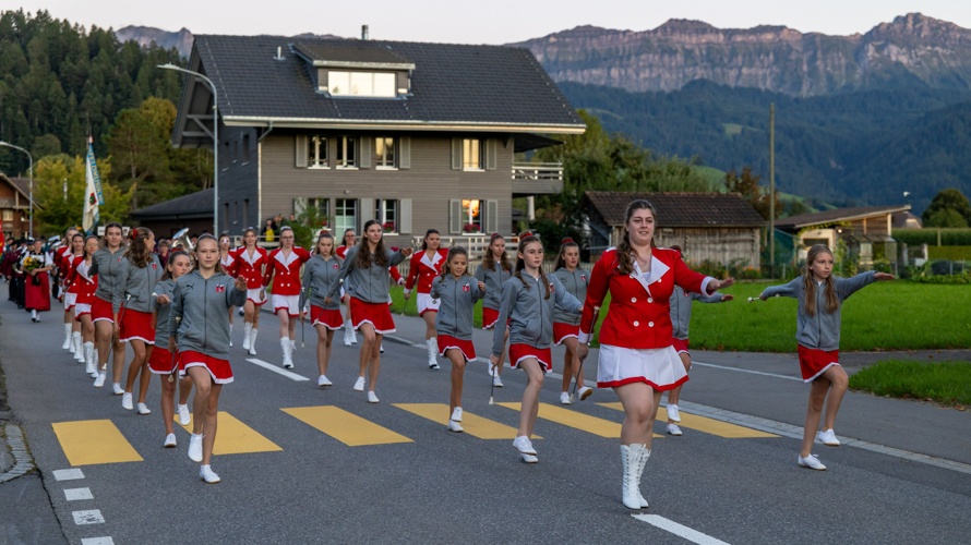 Neuuniformierung Majoretten Münsingen
