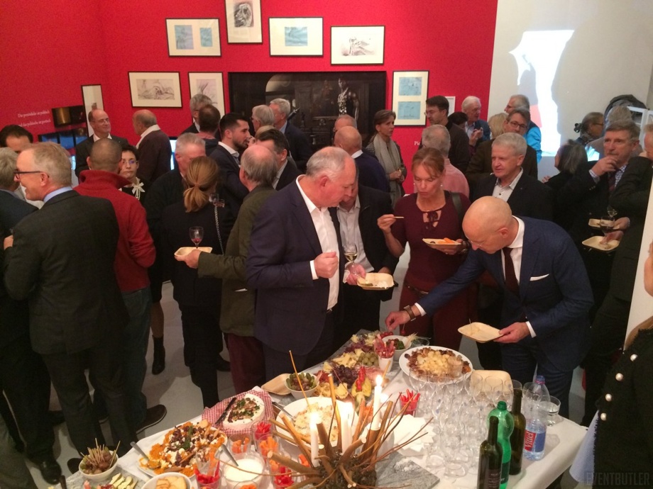 Dip-Apéro vor dem Konzert