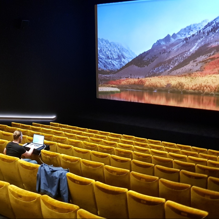 Einladung ins Kino zur Premiere des Dokumentarfilmes, inkl. Apero.