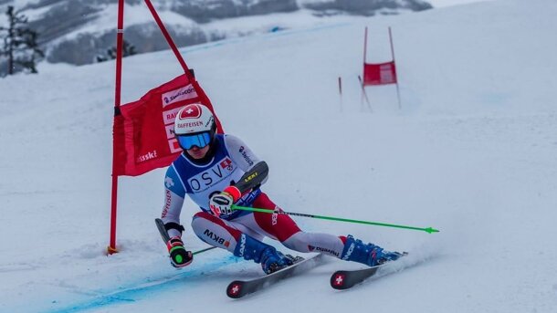  Unterstütze den doppel U16 CH-Meister in seiner ersten FIS Rennsaison 
