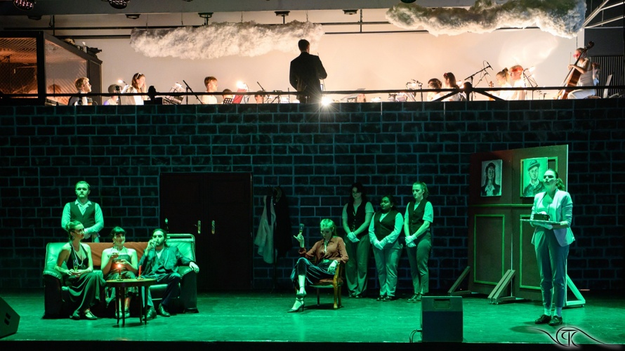 Musical Fever präsentiert "Komm runter! Man muss nichts, ausser sterben."