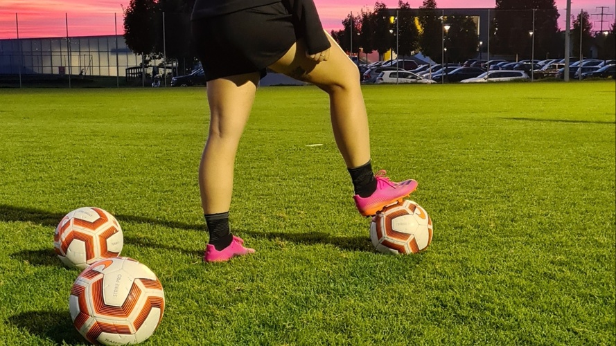 FOOTREBEL Girls Booster Days Camp