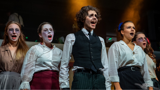 Musical Fever präsentiert Secrets of Stepford - eine herrlich dämliche Welt