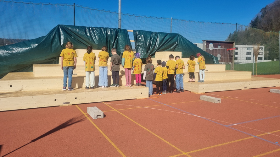 Eine Bühne für unsere Schule