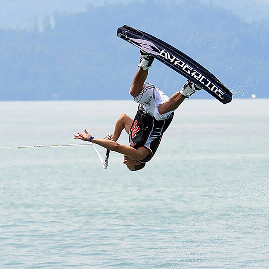 Wakeboarden oder Wakesurfen auf dem Zürichsee