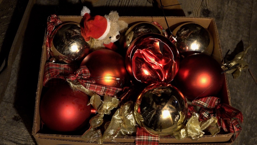 Neuer Weihnachtsbaumschmuck: 3 Nüsse für Thuns schönste Tanne