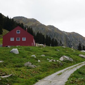 Sagenwanderung Alp Puzzetta und ein Wanderbuch