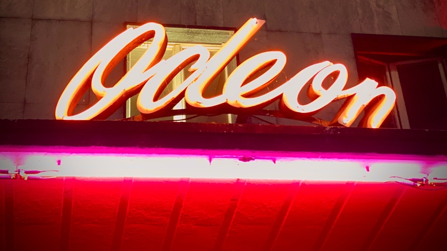 Auf weitere 90 Jahre Odéon in Biel