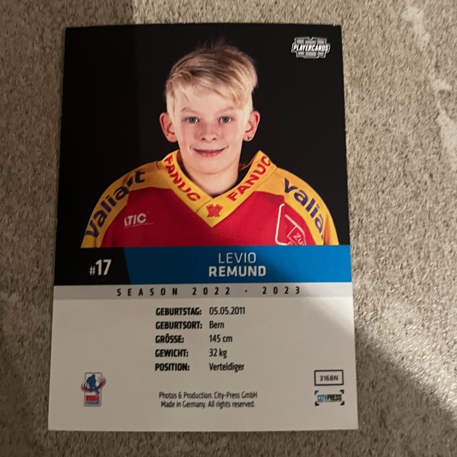 Signierte Autogrammkarte aus dem Jahr 2022