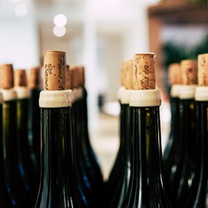 Carton de vin de qualité (12 bouteilles) avec étiquette unique