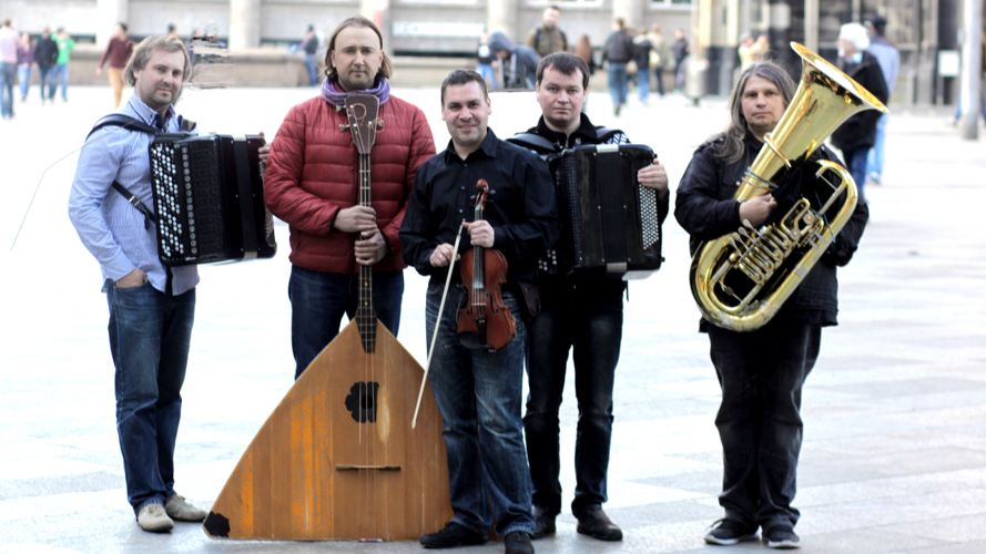  Engagement für russische Strassenmusiker