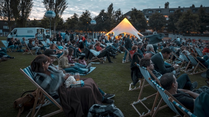Leinwand fürs Marzili-Movie
