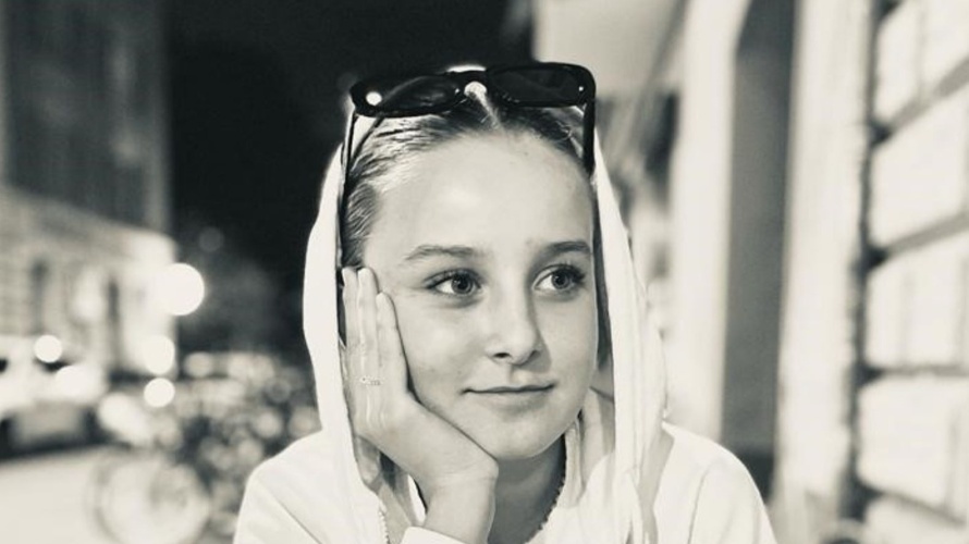 Snowboardgirl auf ihrem Weg an die Spitze unterstützen