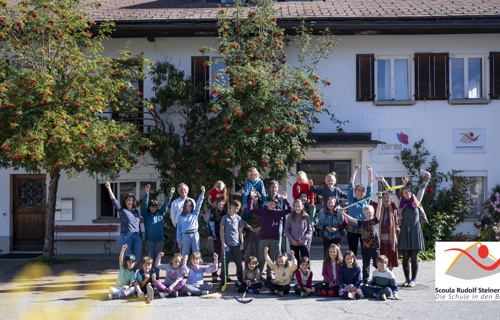 Eine kleine Schule in den Bergen braucht Eure Hilfe