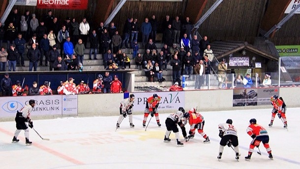 RED LIONS REINACH – Perfektes Eis und Nachwuchs-Trainer