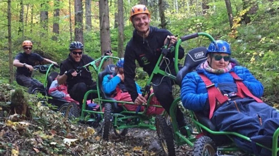 Un bus pour l'association Go Tandem