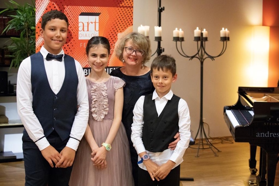 Expérience totale : concerts, merci & vin d'élite