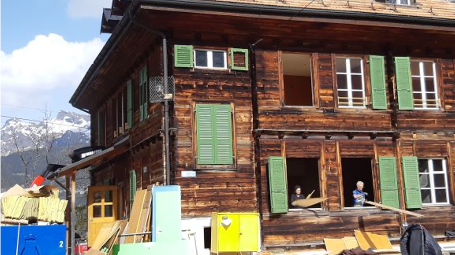 Schulhaus Gimmelwald: Familienwohnungen für ein Bergdorf
