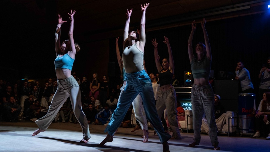 Zwischen Mir & Uns: Tanz-Research und Performance der Cie MOVE