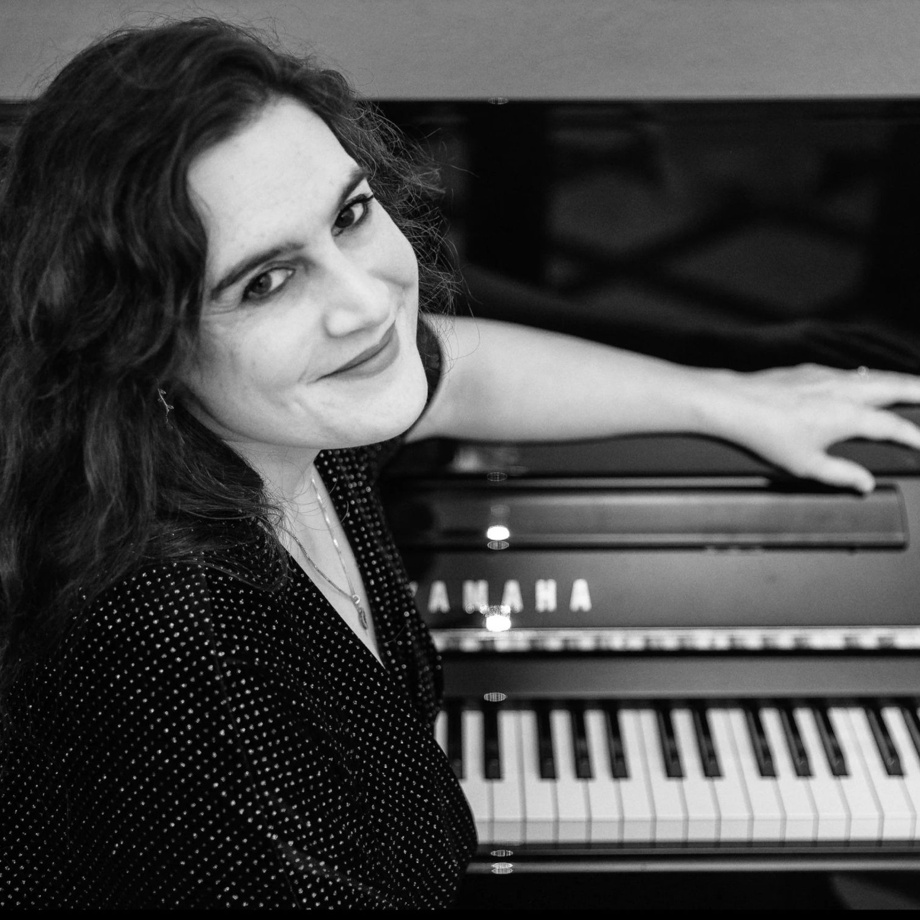 Mise en musique d'un texte poétique de votre choix : partition + enregistrement studio