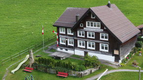 Fassaden-Erneuerung für familienfreundliches  Ferienhaus im Toggenburg