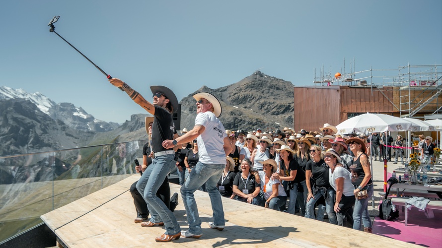 Startschuss für die COUNTRY HIGH Dance Academy